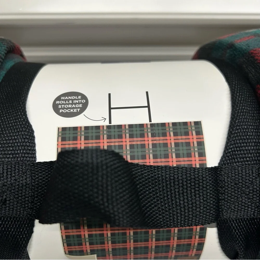 Roll ‘N Go Cozy Plaid Throw Blanket for Dogs by Top Paw ~Machine Washable~New